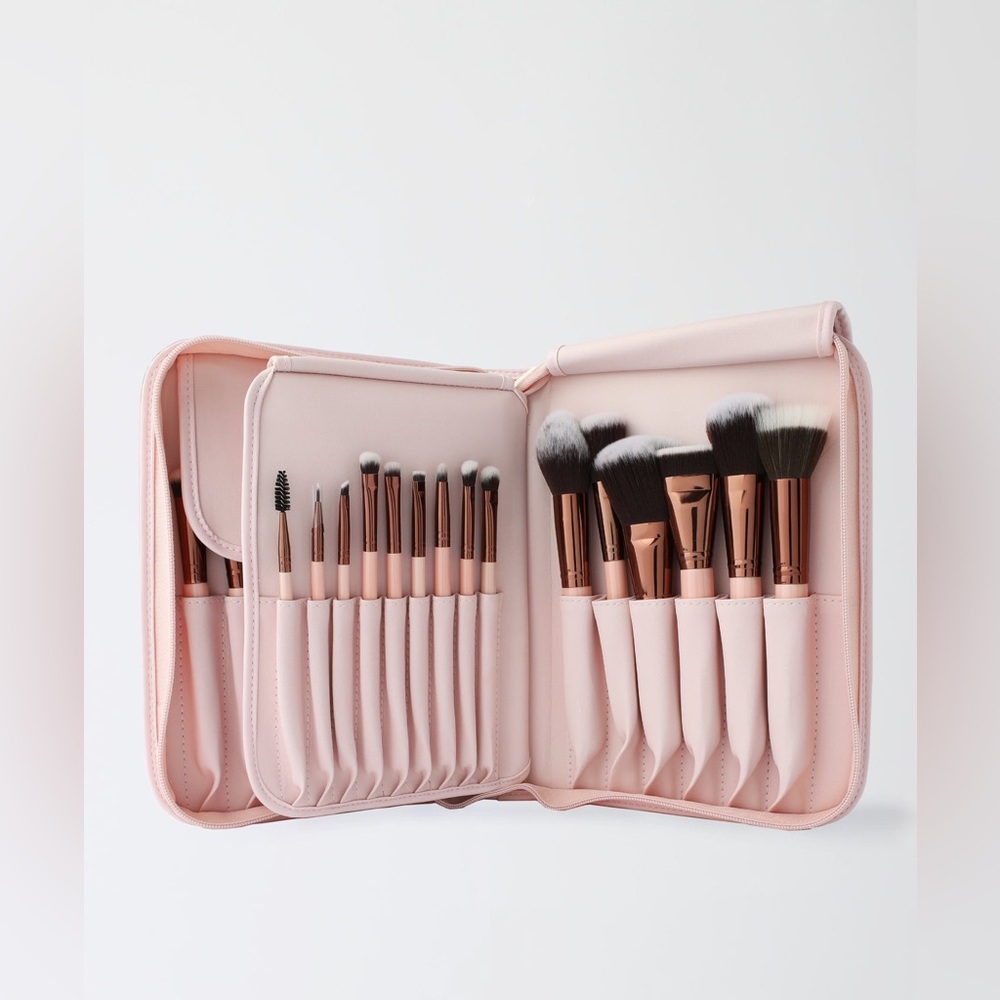 LUXIE 30 Piece Rose Gold Makeup Brush Set in Pink Zipper Case New - Picture 2 of 8